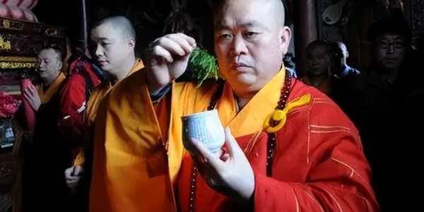 爱游戏体育官方网站-央视点名，全国通报！释永信再迎噩耗，4大罪实锤，判刑也不解恨