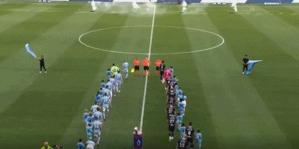 爱游戏体育登录入口-墨尔本城2-1逆转奥克兰FC，卡普托点射，梅梅蒂破门