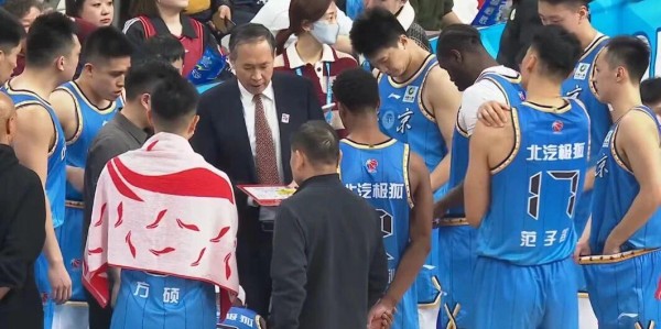 CBA最新排名！上海男篮一枝独秀，广东第四北京险胜 辽宁山东止败